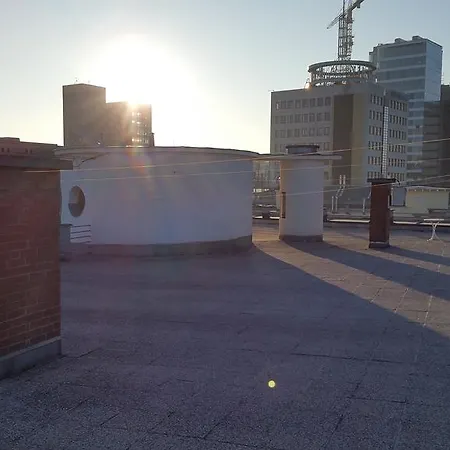 Greg's Great Location Apartment