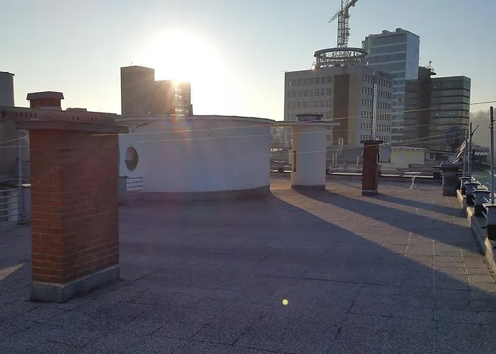 Greg's Great Location Apartment