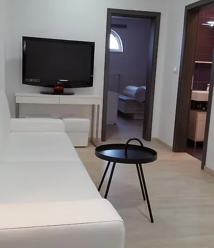 Greg's Great Location